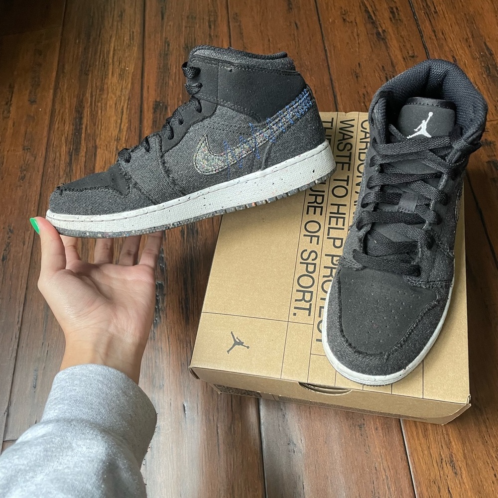 Jordan 1 Mid SE Crater (GS), Size 5Y